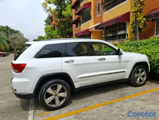2013 Jeep Grand Cherokee — foto 3 / 17