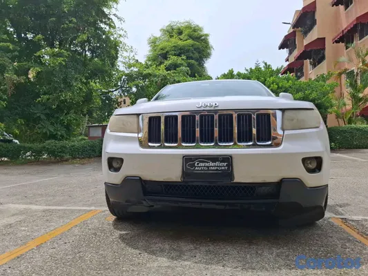 2013 Jeep Grand Cherokee — foto 6 / 17