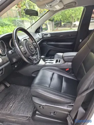 2013 Jeep Grand Cherokee — foto 8 / 17