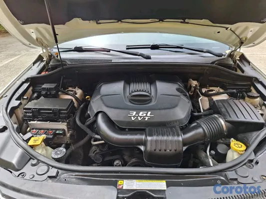 2013 Jeep Grand Cherokee — foto 14 / 17