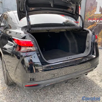 2020 Nissan Versa — foto 8 / 16