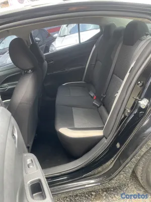 2020 Nissan Versa — foto 9 / 16