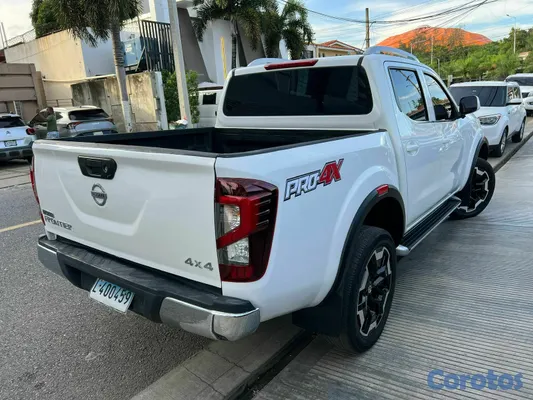 2020 Nissan Frontier — foto 6 / 10