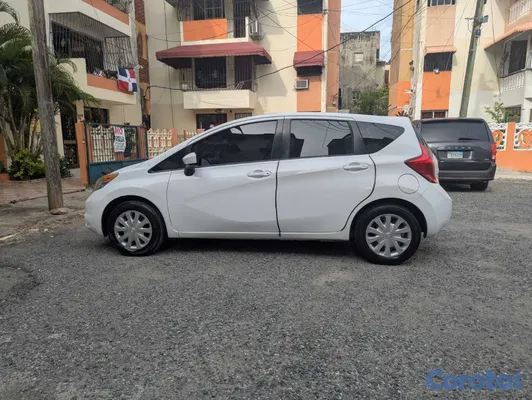 2016 Nissan Versa — foto 2 / 6