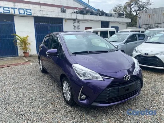 2019 Toyota Vitz — foto 4 / 10