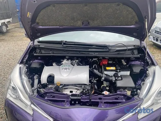 2019 Toyota Vitz — foto 10 / 10