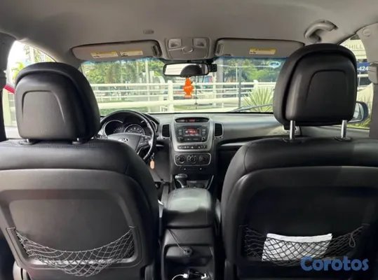 2014 Kia Sorento — foto 4 / 6