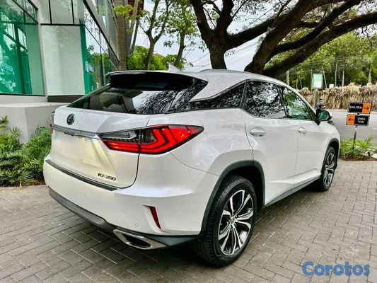 2017 Lexus Rx — foto 3 / 6