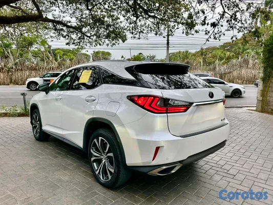 2017 Lexus Rx — foto 5 / 6