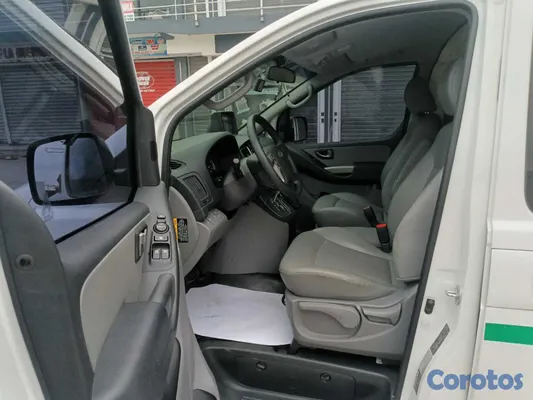2017 Hyundai Grand Starex