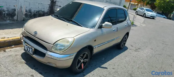 2001 Toyota Duet