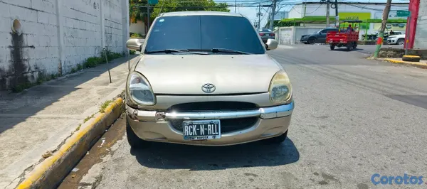 2001 Toyota Duet — foto 3 / 11