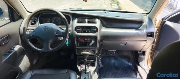 2001 Toyota Duet — foto 10 / 11