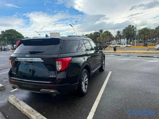 2021 Ford Explorer — foto 4 / 13