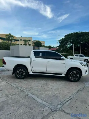 2020 Toyota Hilux — foto 2 / 10