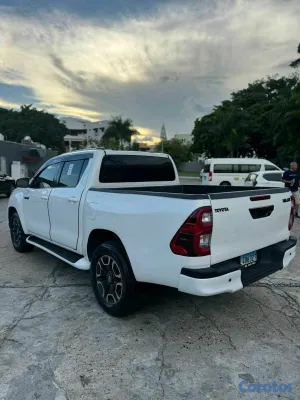 2020 Toyota Hilux — foto 3 / 10