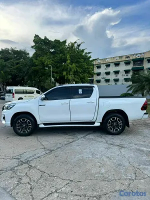 2020 Toyota Hilux — foto 4 / 10