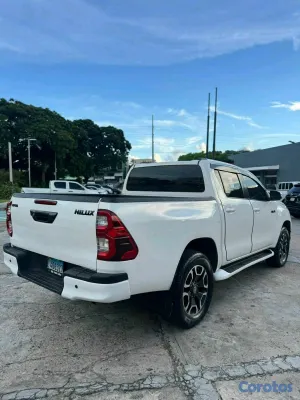 2020 Toyota Hilux — foto 5 / 10