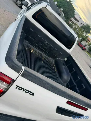 2020 Toyota Hilux — foto 9 / 10