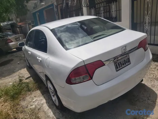 2010 Honda Civic — foto 3 / 4