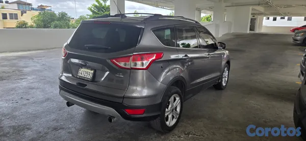 2013 Ford Escape — foto 2 / 6