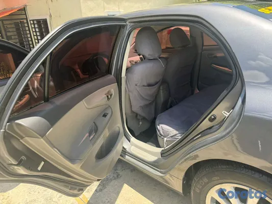 2010 Toyota Corolla — foto 4 / 7