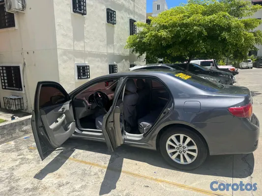 2010 Toyota Corolla — foto 6 / 7