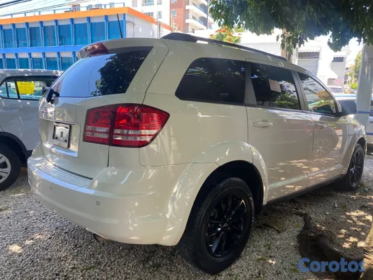 2020 Dodge JOURNEY SE — foto 4 / 9