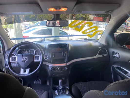 2020 Dodge JOURNEY SE — foto 8 / 9