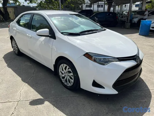 2018 Toyota Corolla — foto 7 / 15