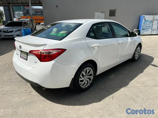2018 Toyota Corolla — foto 8 / 15