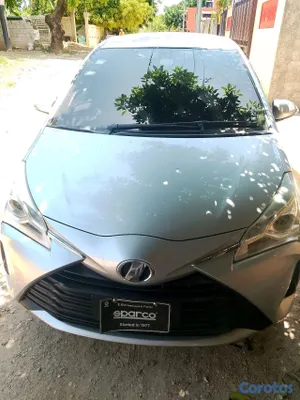 2018 Toyota Vitz — foto 4 / 9