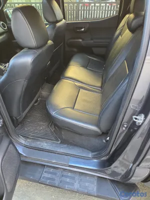 2018 Toyota Tacoma — foto 8 / 13