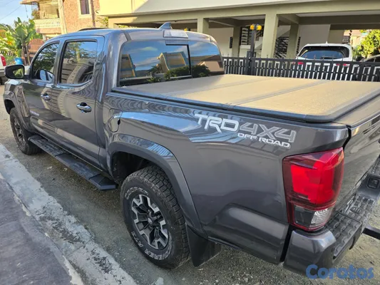 2018 Toyota Tacoma — foto 11 / 13