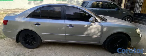 2009 Hyundai Sonata — foto 2 / 7