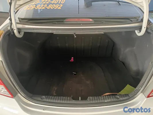 2014 Hyundai Accent — foto 5 / 12
