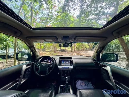 2019 Toyota Land Cruiser Prado — foto 9 / 18