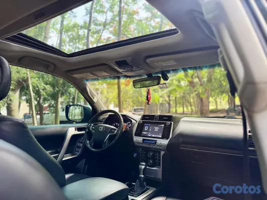 2019 Toyota Land Cruiser Prado — foto 10 / 18