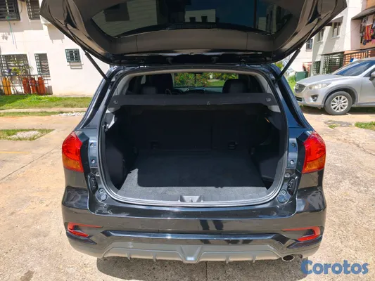 2018 Mitsubishi Outlander — foto 6 / 19