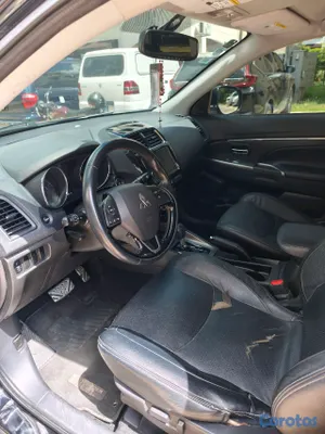 2018 Mitsubishi Outlander — foto 10 / 19