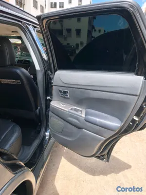 2018 Mitsubishi Outlander — foto 12 / 19