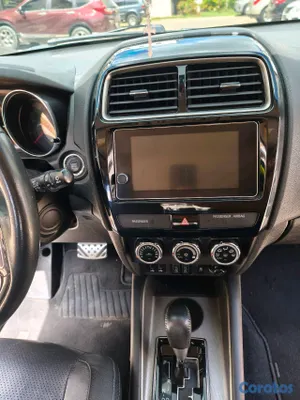 2018 Mitsubishi Outlander — foto 18 / 19