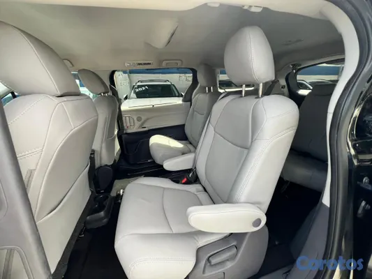 2022 Toyota Sienna — foto 9 / 10