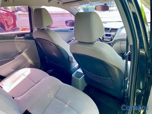 2016 Hyundai Accent — foto 3 / 10