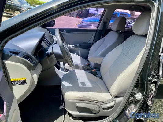 2016 Hyundai Accent — foto 4 / 10