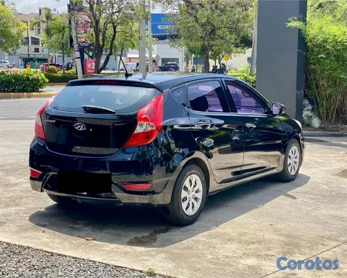 2016 Hyundai Accent — foto 10 / 10