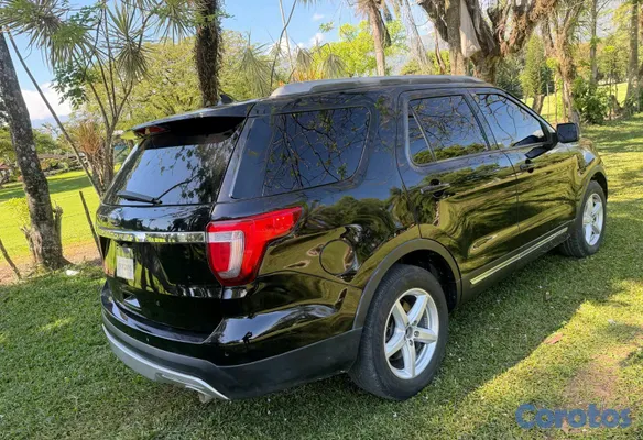 2018 Ford Explorer — foto 2 / 9
