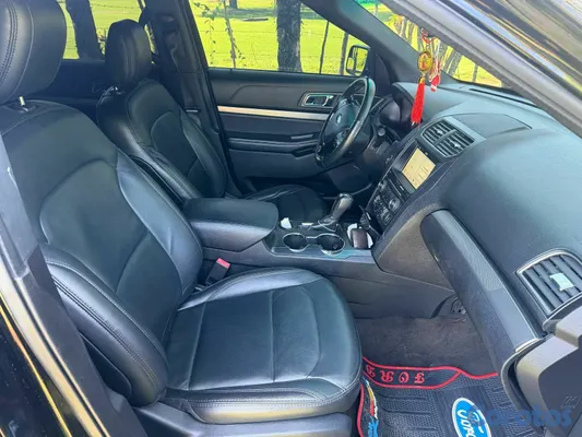 2018 Ford Explorer — foto 6 / 9