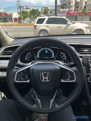 2017 Honda Civic — foto 9 / 11