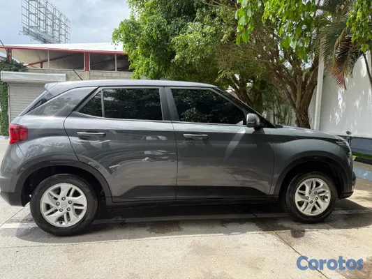 2023 Hyundai Venue — foto 2 / 10